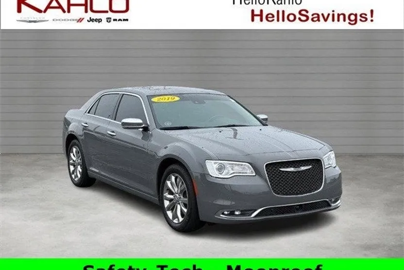 2019 Chrysler 300 Limited photo 1