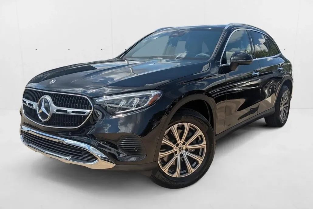 2025 Mercedes Benz GLC 300 photo 1