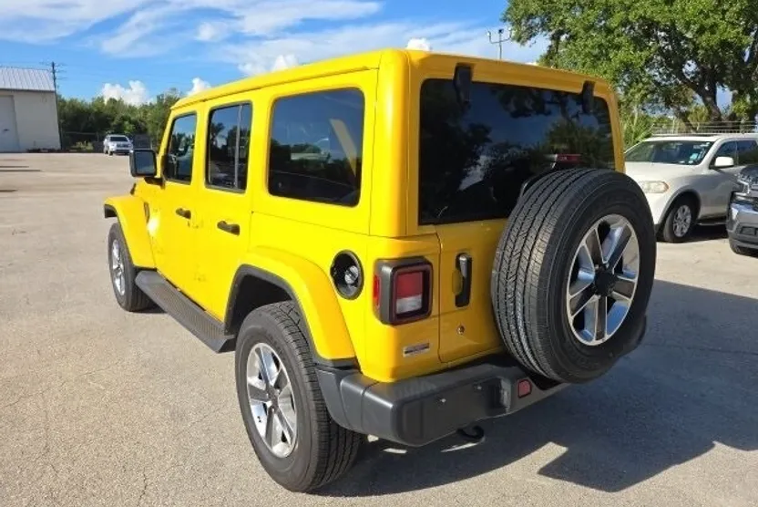 2020 Jeep Wrangler Unlimited Sahara photo 1