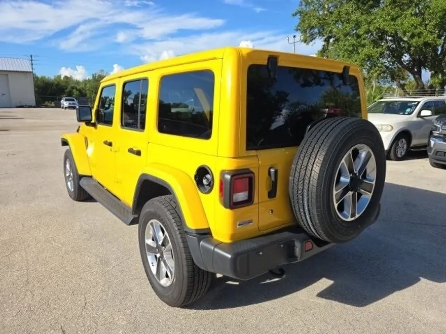 2020 Jeep Wrangler Unlimited Sahara photo 1