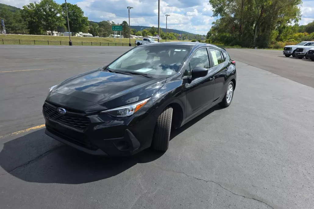2024 Subaru Impreza Base photo 1
