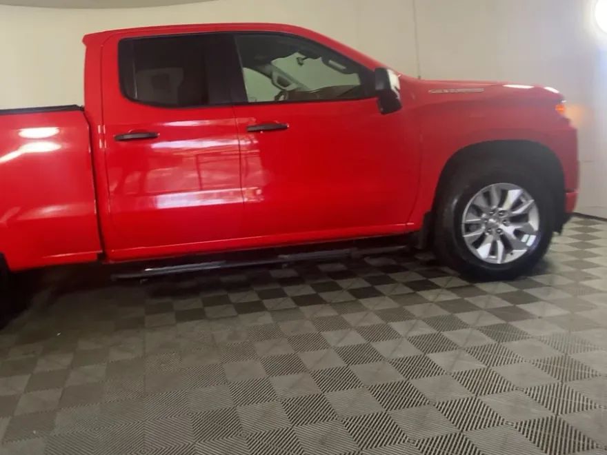 2021 Chevrolet Silverado Custom photo 1