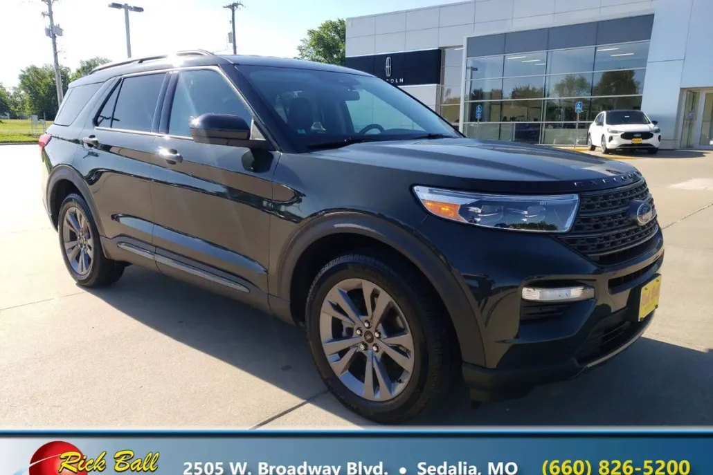 2022 Ford Explorer XLT photo 1