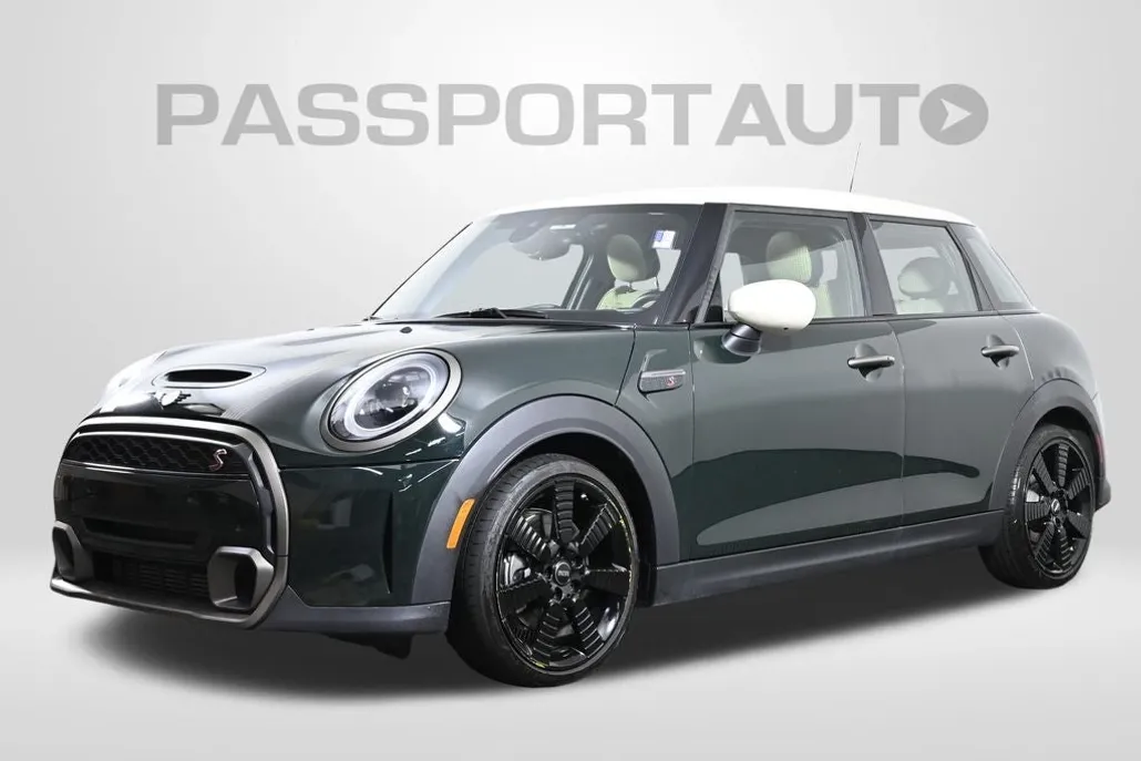 2023 Mini Cooper 4 Door Hardtop S photo 1