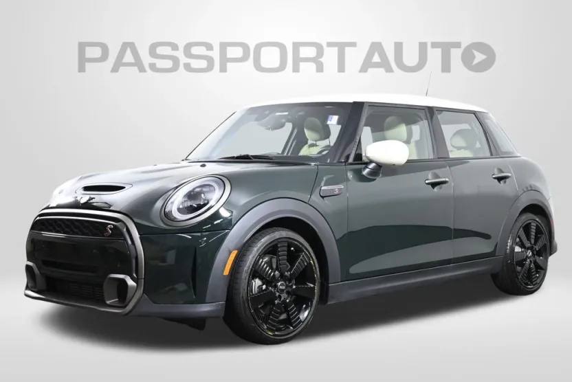 2023 Mini Cooper 4 Door Hardtop S photo 1