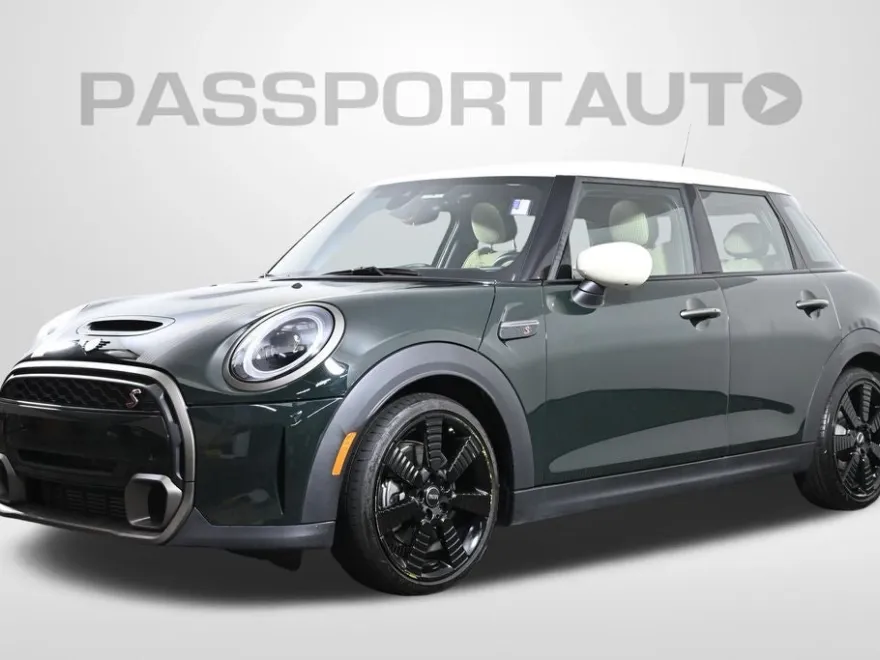 2023 Mini Cooper 4 Door Hardtop S photo 1
