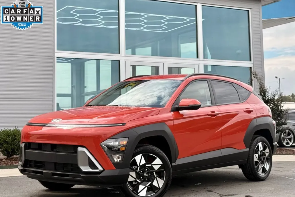 2025 Hyundai Kona SEL photo 1