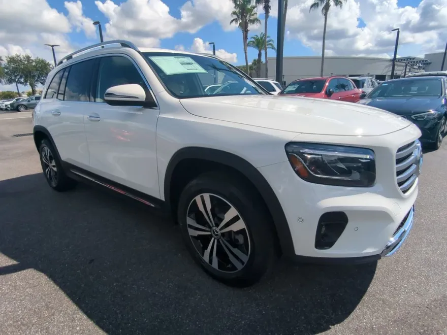 2025 Mercedes Benz GLB 250 photo 1