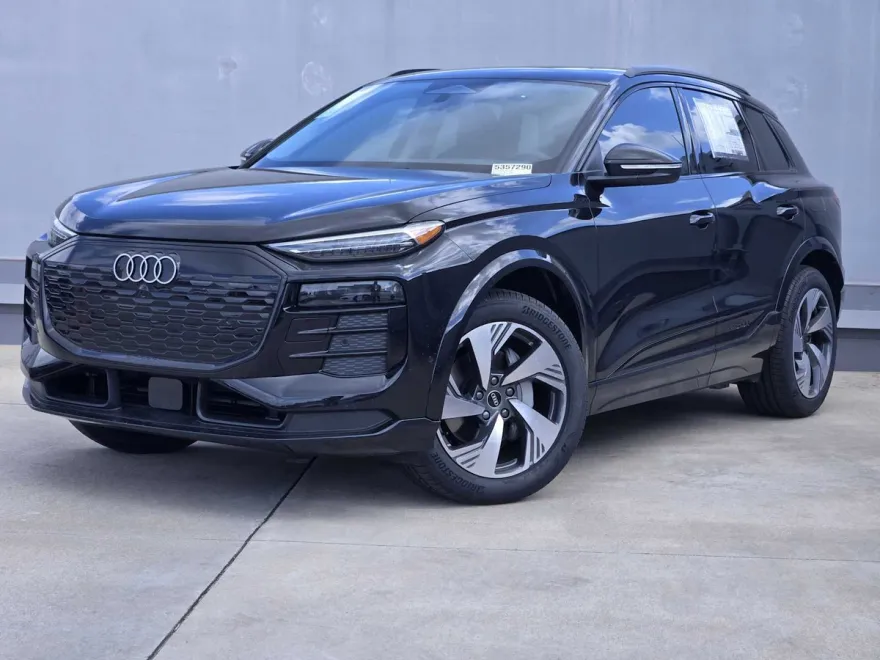 2025 Audi Q6 E-tron Premium Plus photo 1