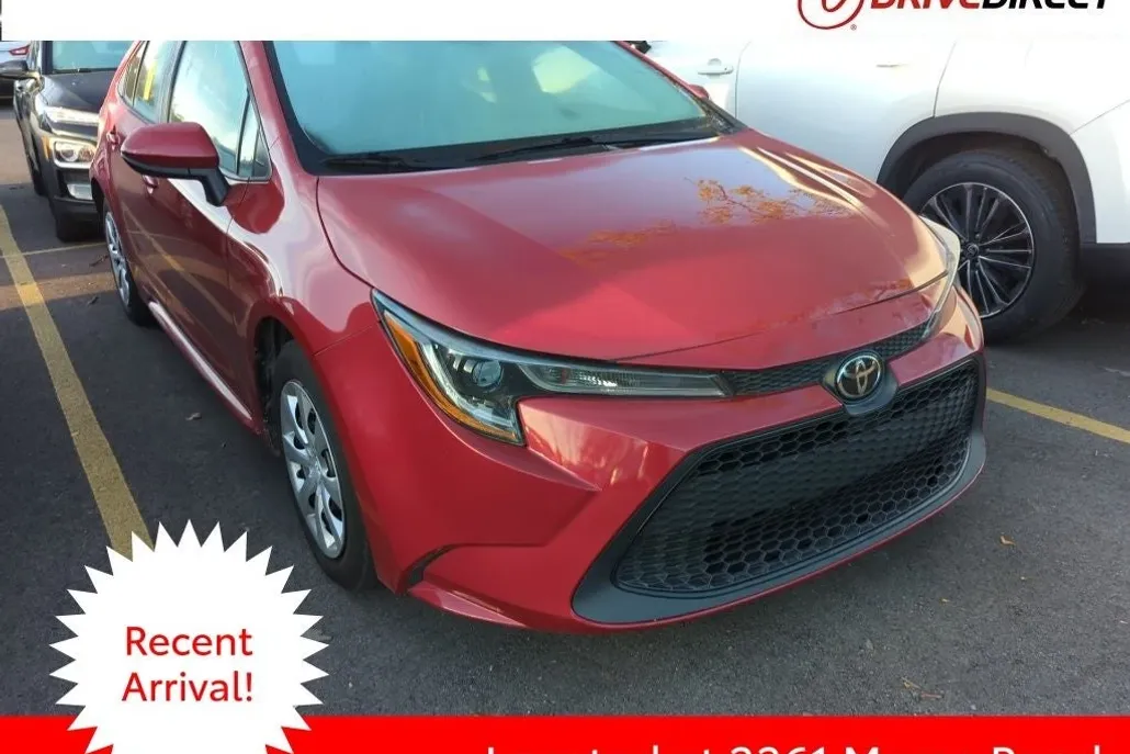 2021 Toyota Corolla LE photo 1