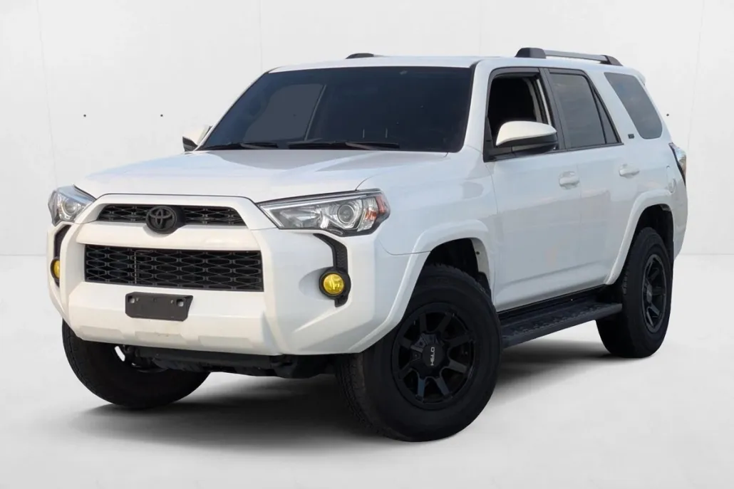 2019 Toyota 4Runner SR5 photo 1