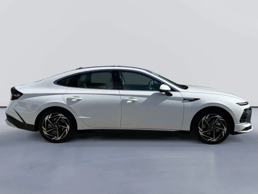 2025 Hyundai Sonata SEL Convenience photo 1