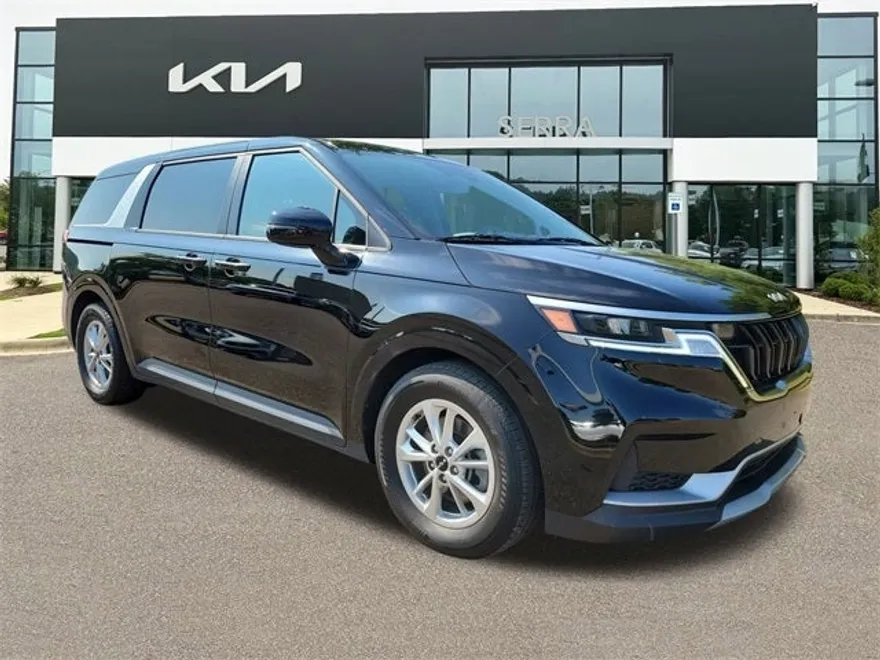 2024 Kia Carnival LX photo 1