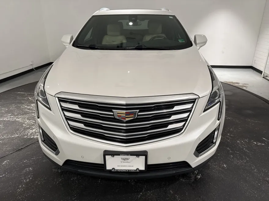 2018 Cadillac XT5 Luxury photo 1