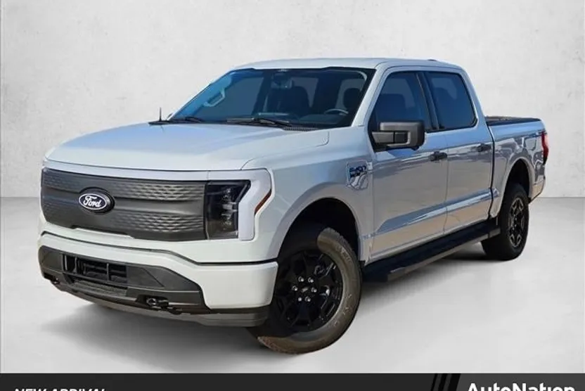 2025 Ford F-150 Lightning XLT photo 1