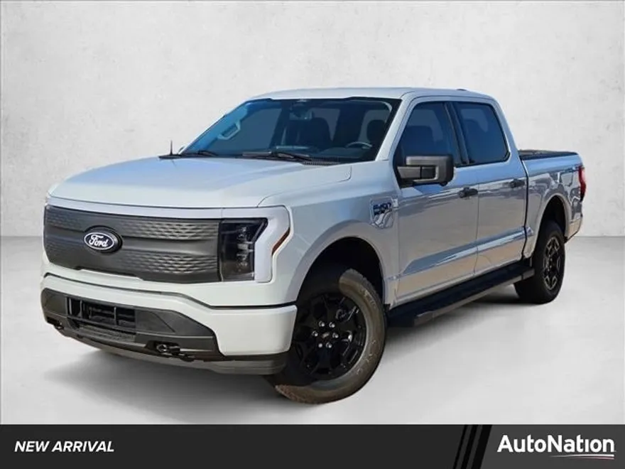 2025 Ford F-150 Lightning XLT photo 1