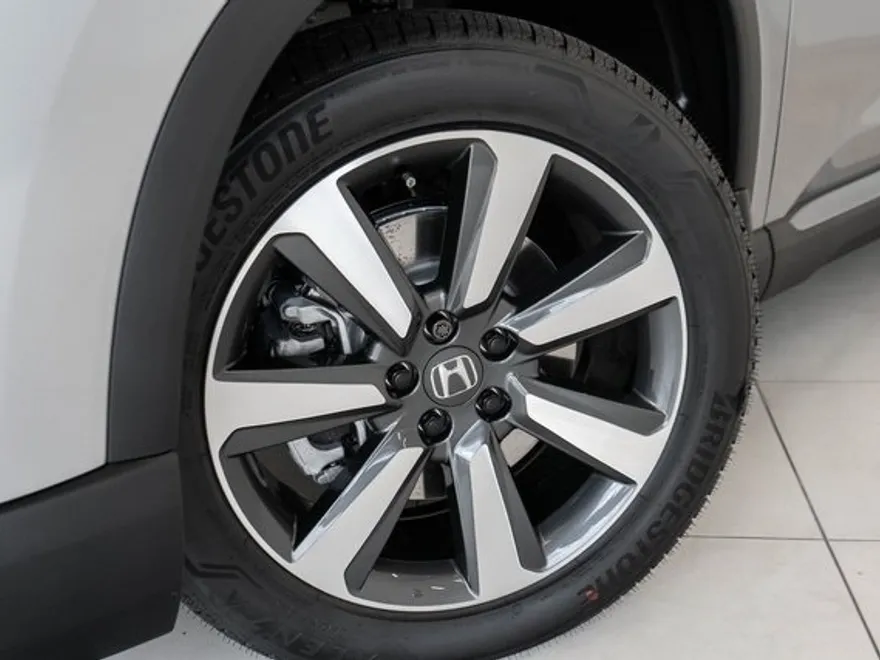 2025 Honda Pilot Touring photo 1