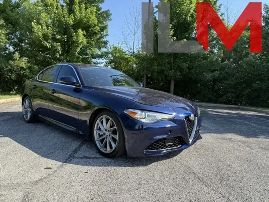 2017 Alfa Romeo Giulia Base photo 1