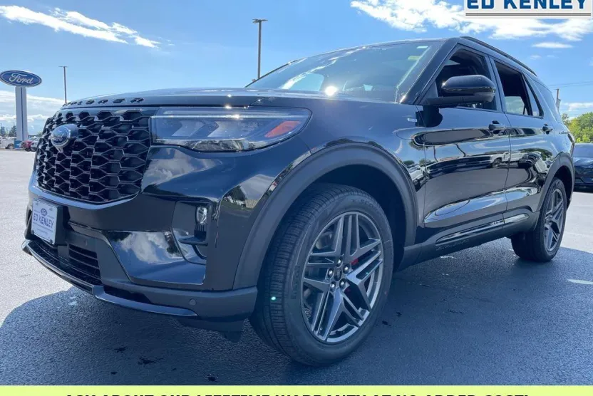 2025 Ford Explorer ST-Line photo 1