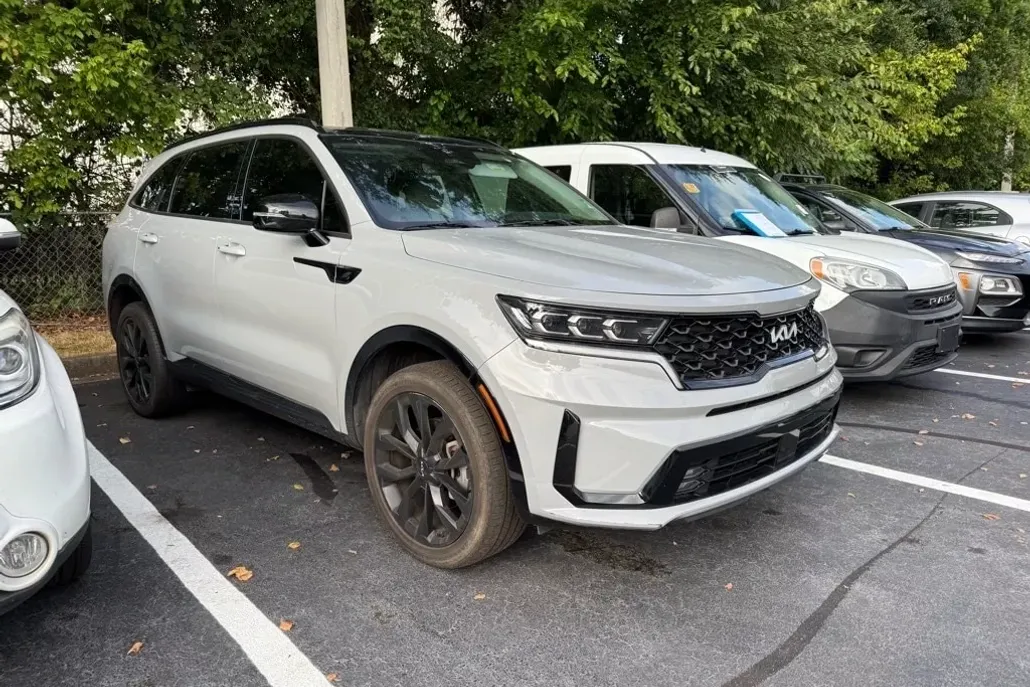 2022 Kia Sorento SX photo 1