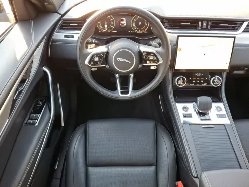 2025 Jaguar F-PACE R-Dynamic S P250 photo 4