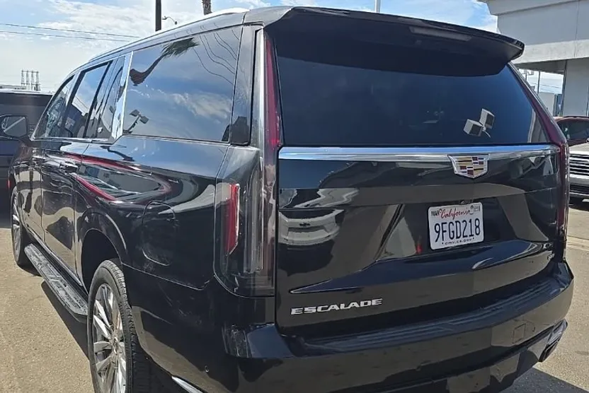 2023 Cadillac Escalade ESV Premium Luxury photo 1