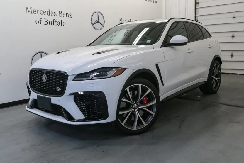 2023 Jaguar F-PACE SVR photo 1