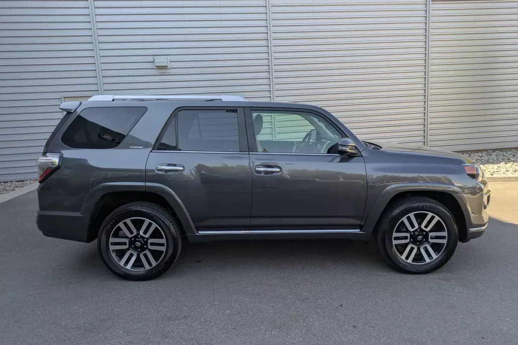 2023 Toyota 4Runner Limited photo 1