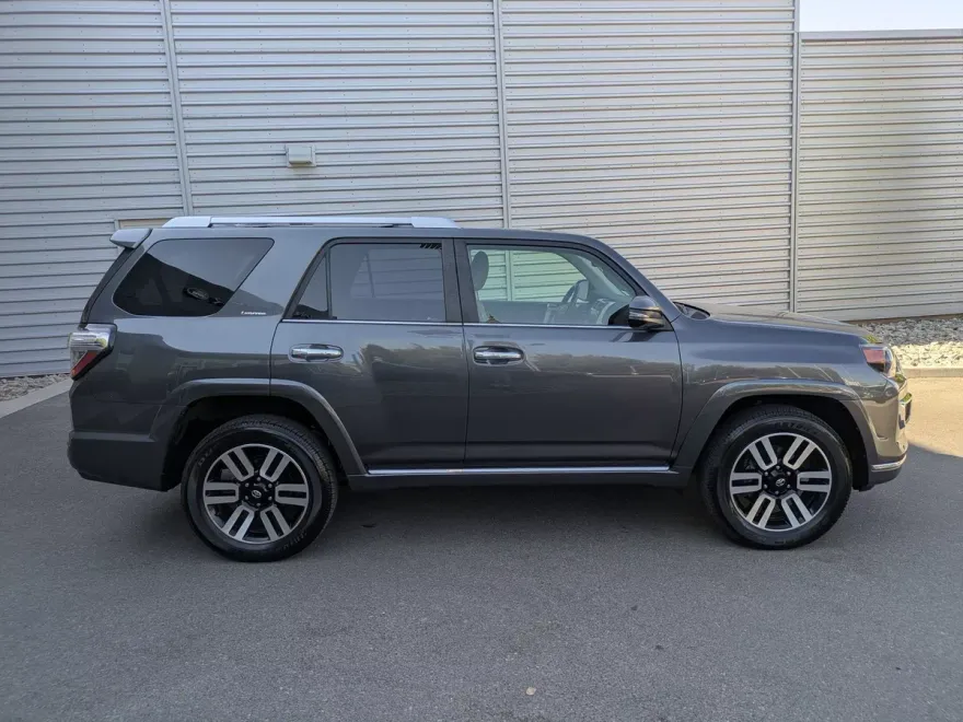 2023 Toyota 4Runner Limited photo 1