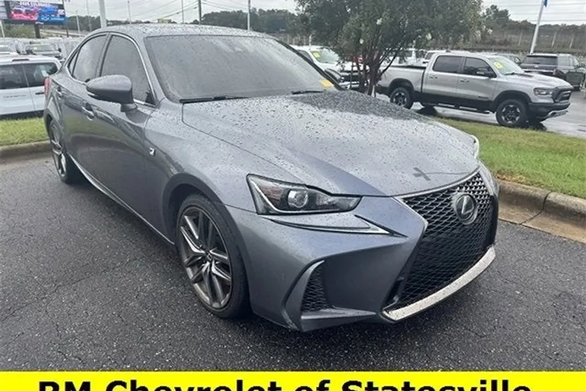 2019 Lexus IS 300 photo 1
