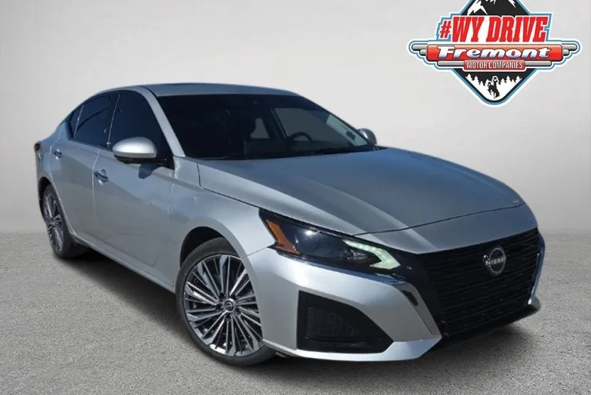2024 Nissan Altima 2.5 SL photo 1