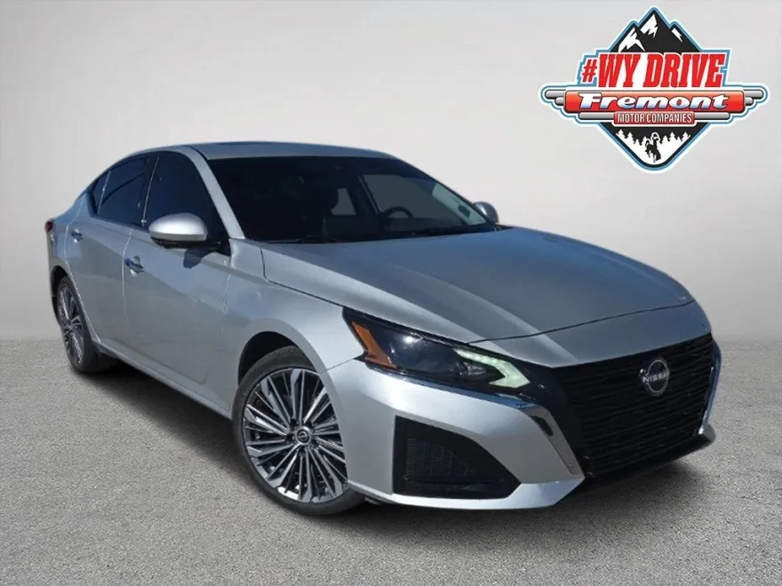2024 Nissan Altima 2.5 SL photo 1