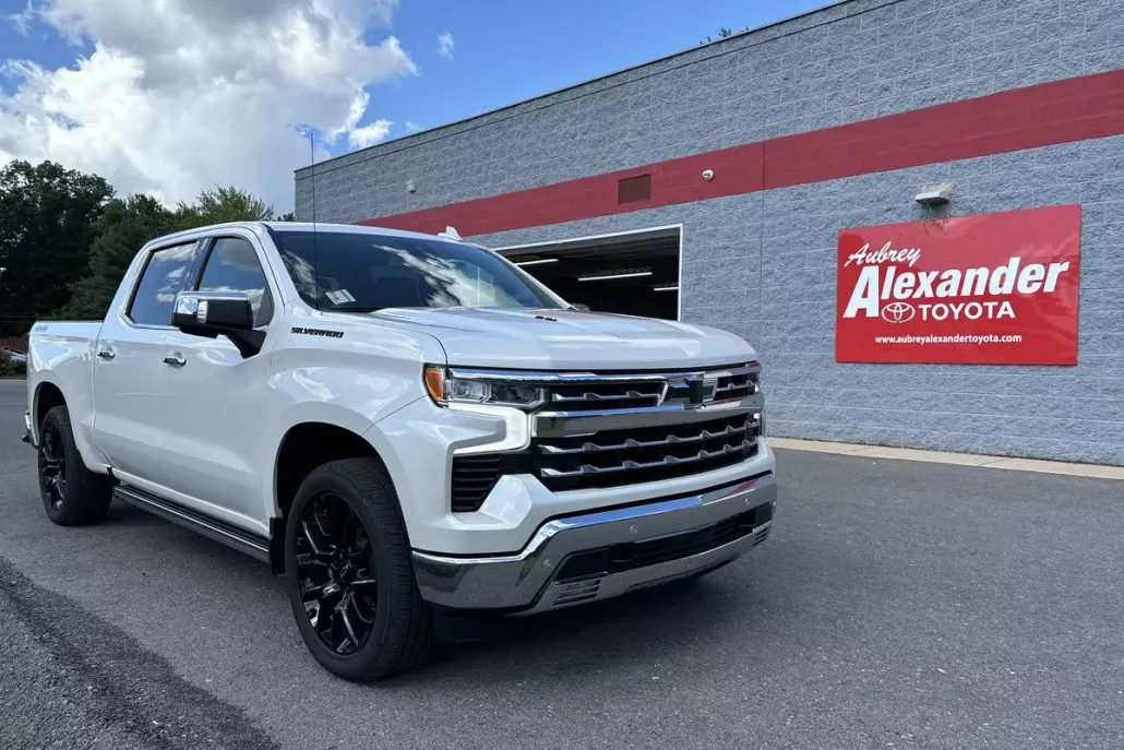 2024 Chevrolet Silverado 1500 LTZ photo 1