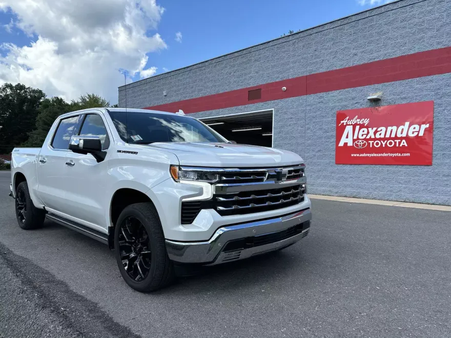 2024 Chevrolet Silverado 1500 LTZ photo 1