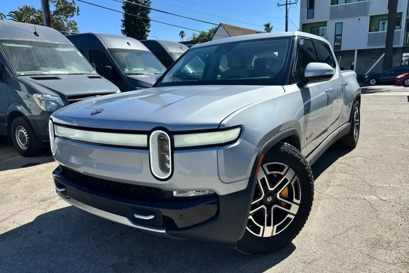 2023 Rivian R1T Adventure photo 1