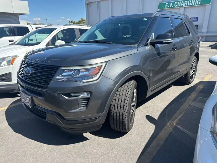 2019 Ford Explorer Sport photo 1