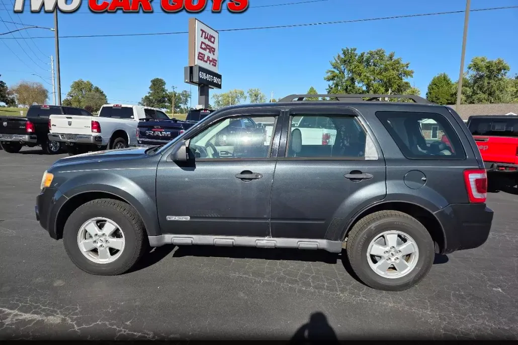 2008 Ford Escape XLS photo 1