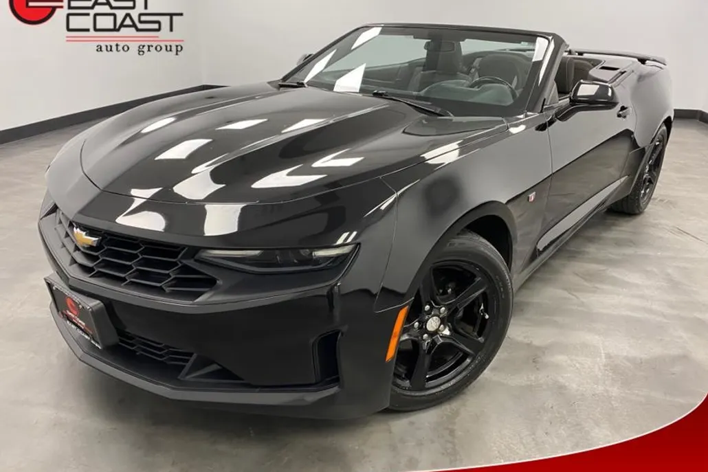 2019 Chevrolet Camaro 1LT photo 1