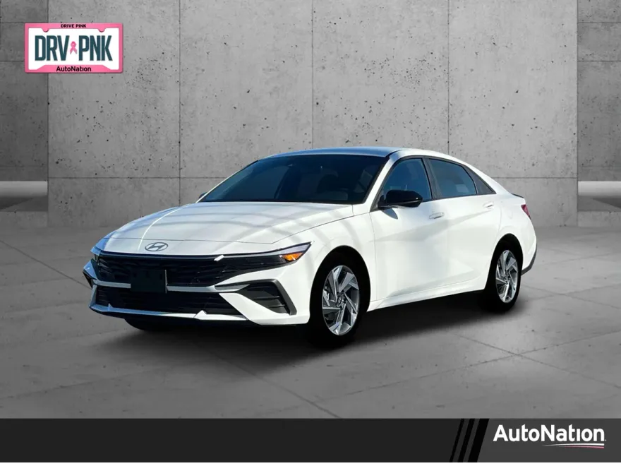 2025 Hyundai Elantra SEL Sport photo 1