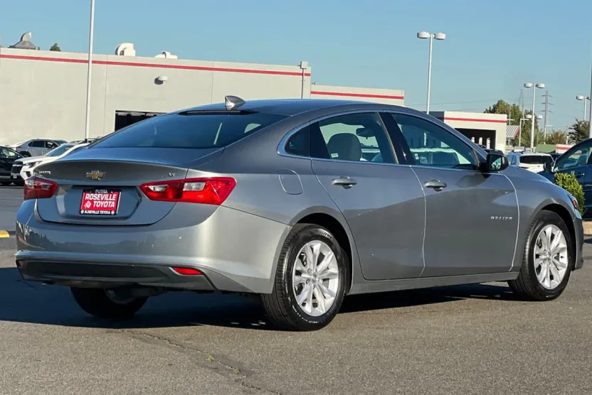2023 Chevrolet Malibu 1LT photo 1