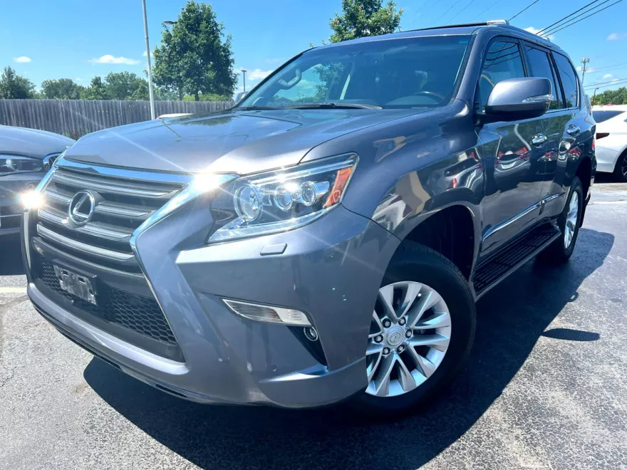 2017 Lexus GX 460 Luxury photo 1