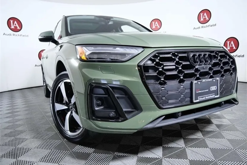 2023 Audi Q5 45 S line Prestige photo 1