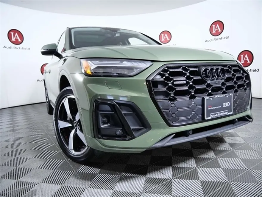 2023 Audi Q5 45 S line Prestige photo 1