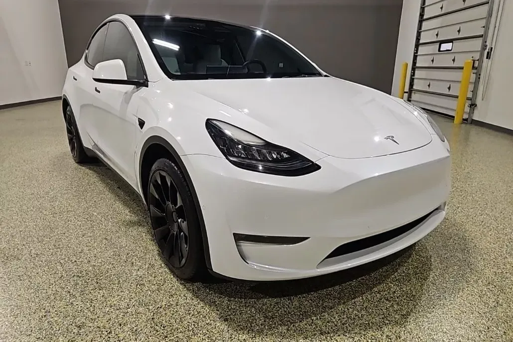 2021 Tesla Model Y Long Range photo 1