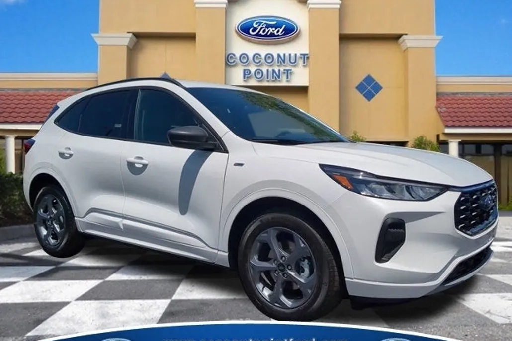 2024 Ford Escape Hybrid ST-Line photo 1