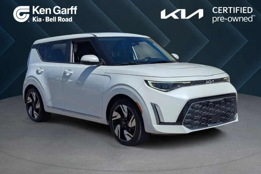 2023 Kia Soul GT-Line photo 1
