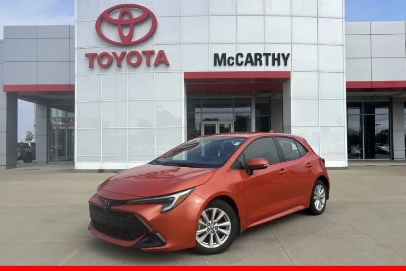 2023 Toyota Corolla SE photo 1