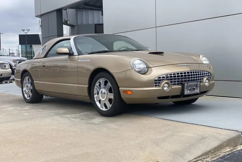 2005 Ford Thunderbird Deluxe photo 1
