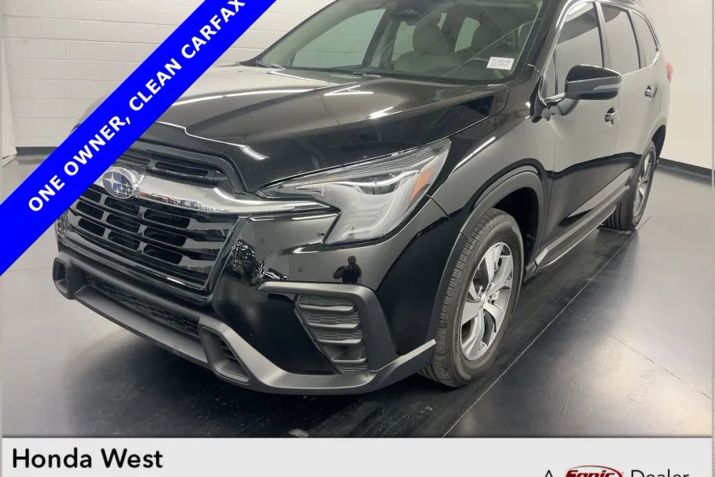 2023 Subaru Ascent Premium photo 1