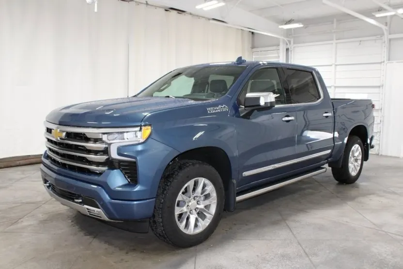 2024 Chevrolet Silverado 1500 High Country photo 1
